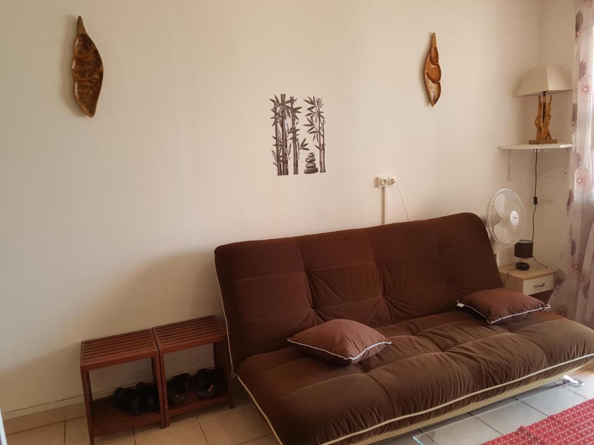 Hibiscus Apartment เลอโกซิเยร์ ภายนอก รูปภาพ